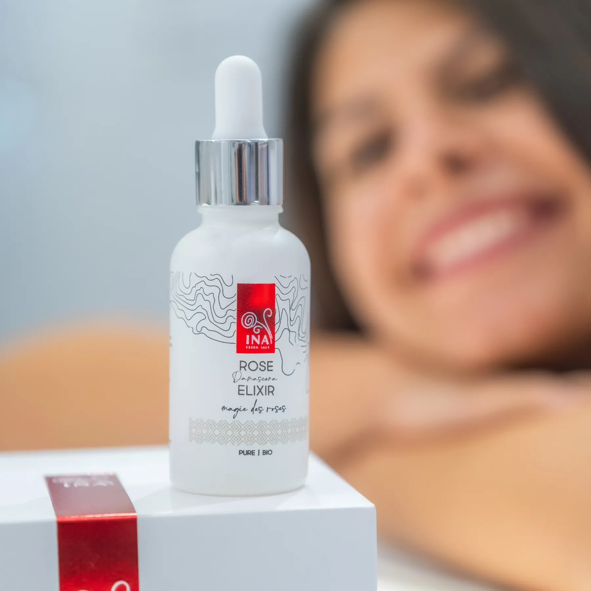 Kúpte 2 Pleťové Anti-Age Séra, 1 Aktívny Hydratačný Krém Dostanete Zadarmo